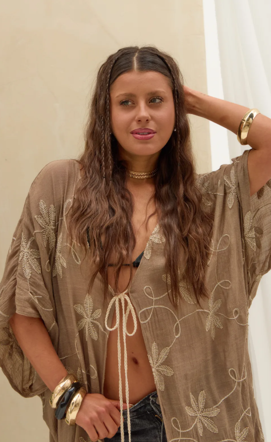 Kimono Bordado LaQuia - Caqui