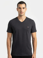 Remera Cuello V Fico - Preto